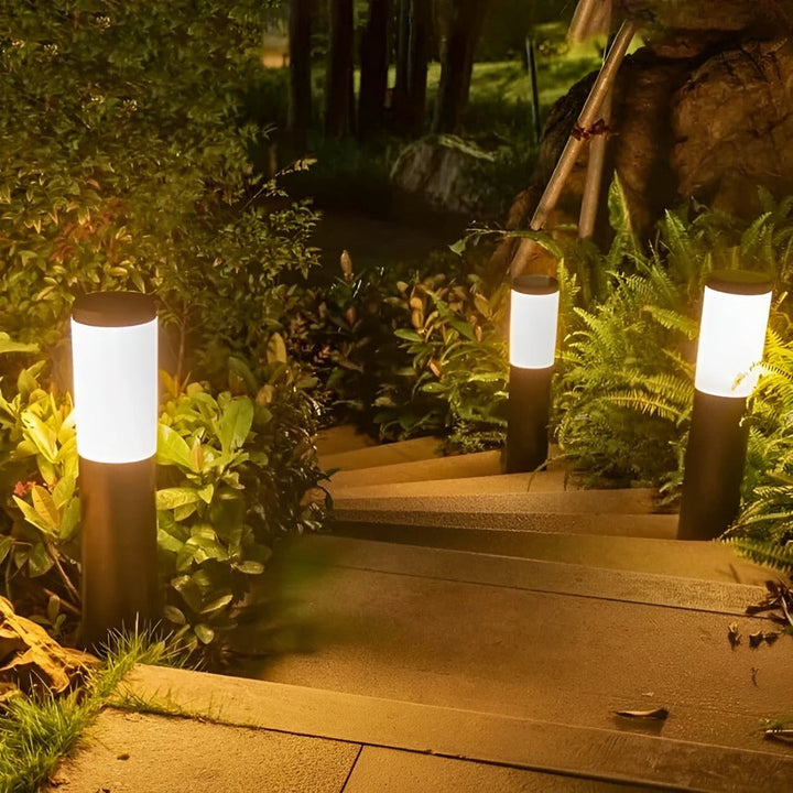 Potelet solaire extérieur en acier inoxydable, lumière LED autonome pour jardin et balisage d'allée.