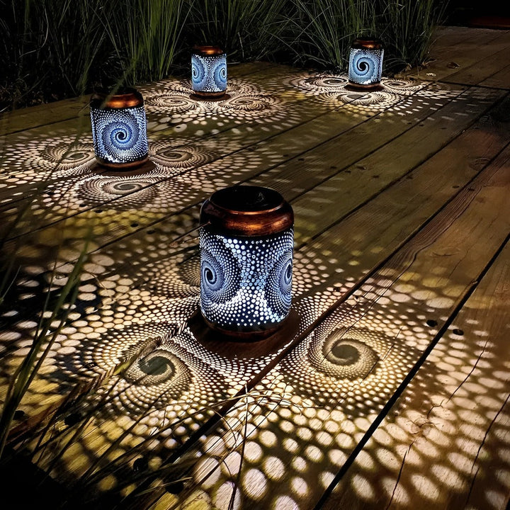 Lampe solaire LED de jardin à spirale, décorative, pour éclairage extérieur étanche et autonome.