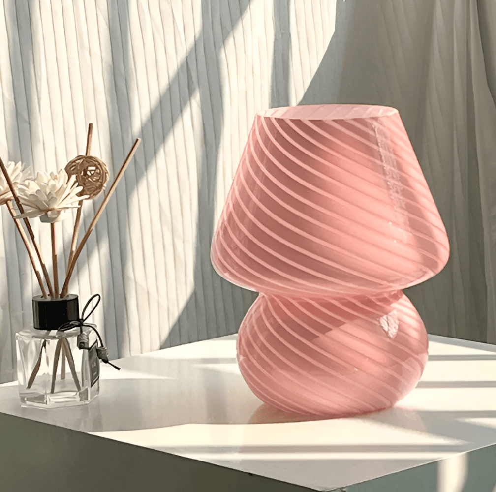 Lampe USB moderne, verre soufflé rayé, style champignon, éclairage intérieur chaleureux et design.