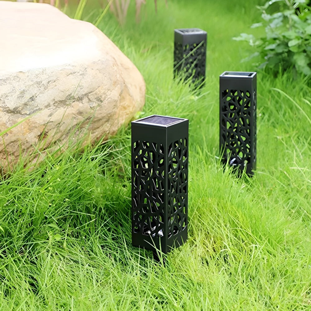 Éclairage jardin LED solaire en acier inoxydable, parfait pour décorer les parterres.