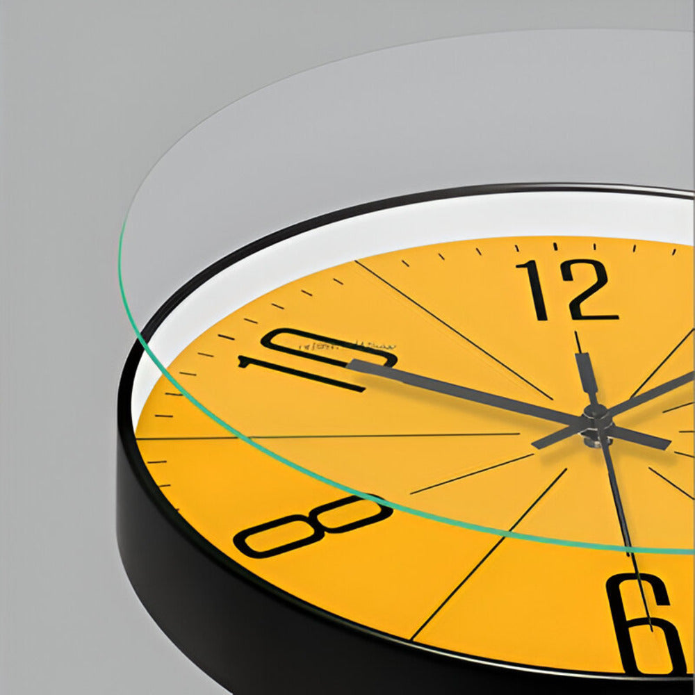 Horloge murale design scandinave pour salon ou bureau, touche moderne et minimaliste à votre intérieur.