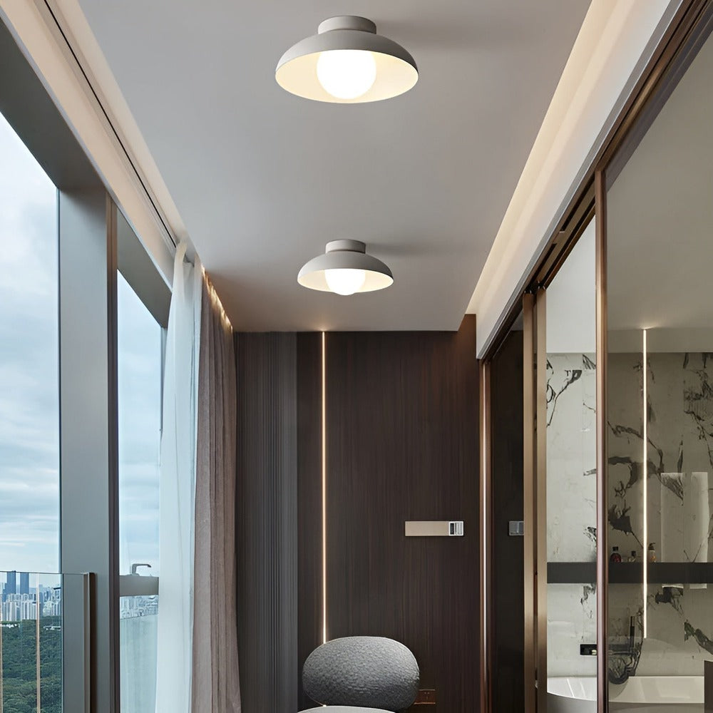 Lampe de plafond design Wabi Sabi blanc, éclairage intérieur LED pour une déco épurée.