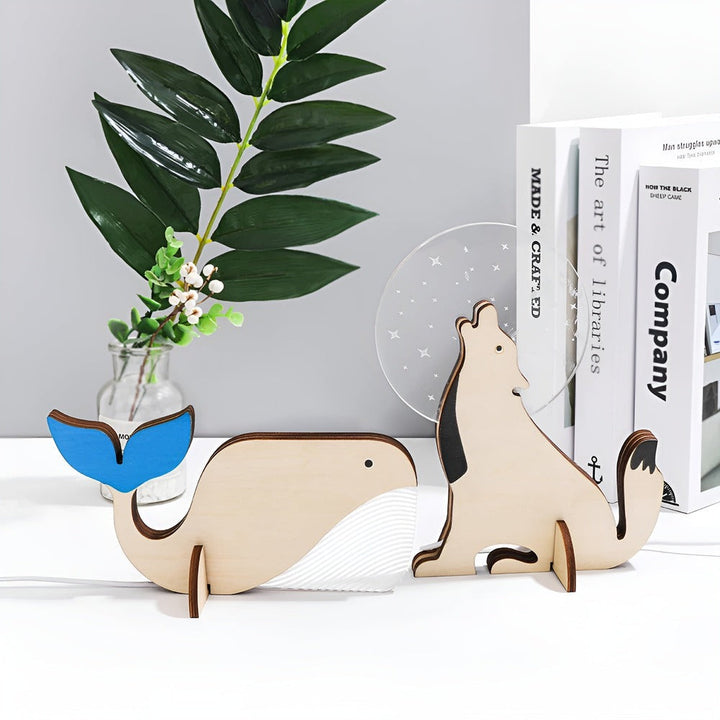 Lampe de chevet enfants, forme animale rigolote, lumière LED douce, matériaux bois et acrylique durables.