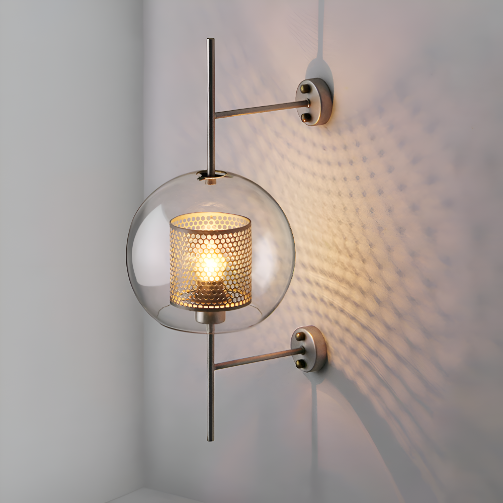 Gros plan sur l'applique murale LED Hexara argent, design ruche, lumière ambiante décorative.