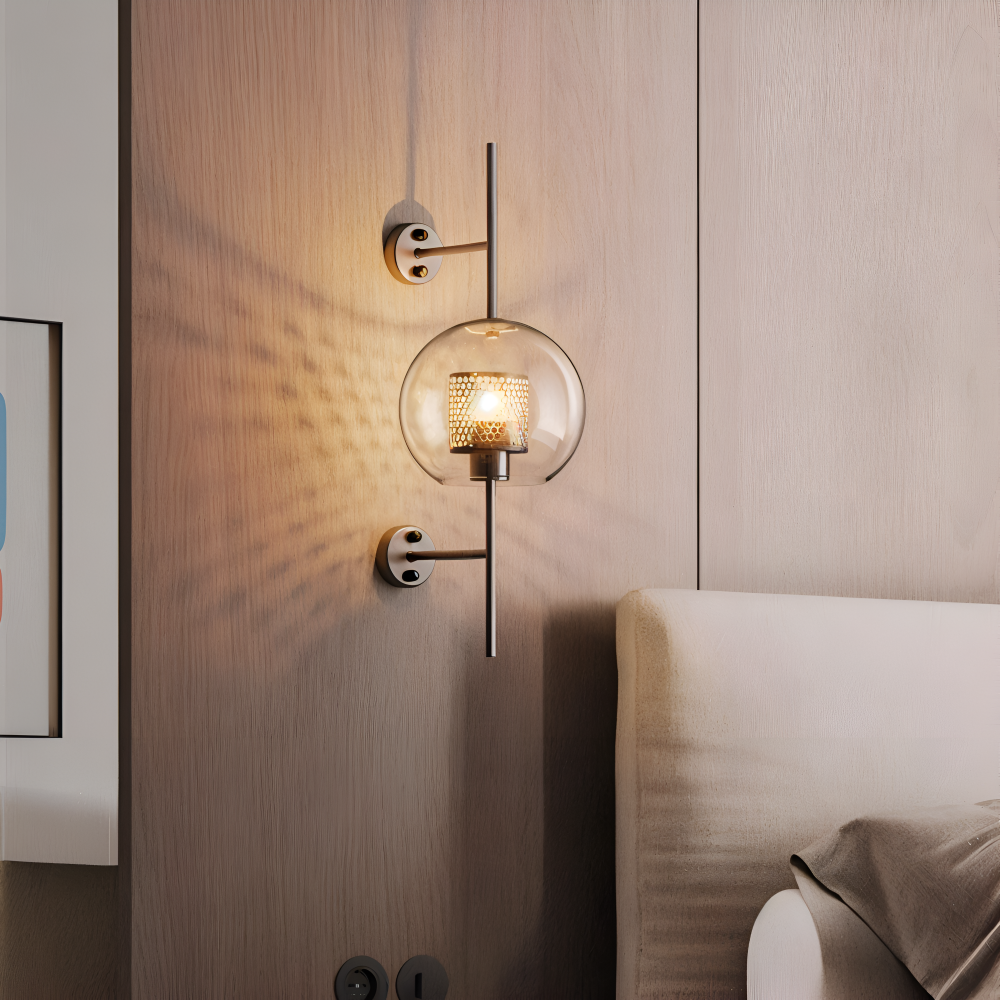 Applique murale LED Hexara vintage, design ruche, éclairage ambiant doux pour intérieur.