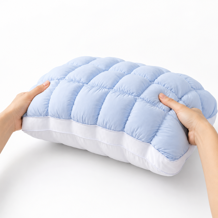 Oreiller de lit doux en polyester coton pour un confort sommeil optimal. Literie lavable machine.