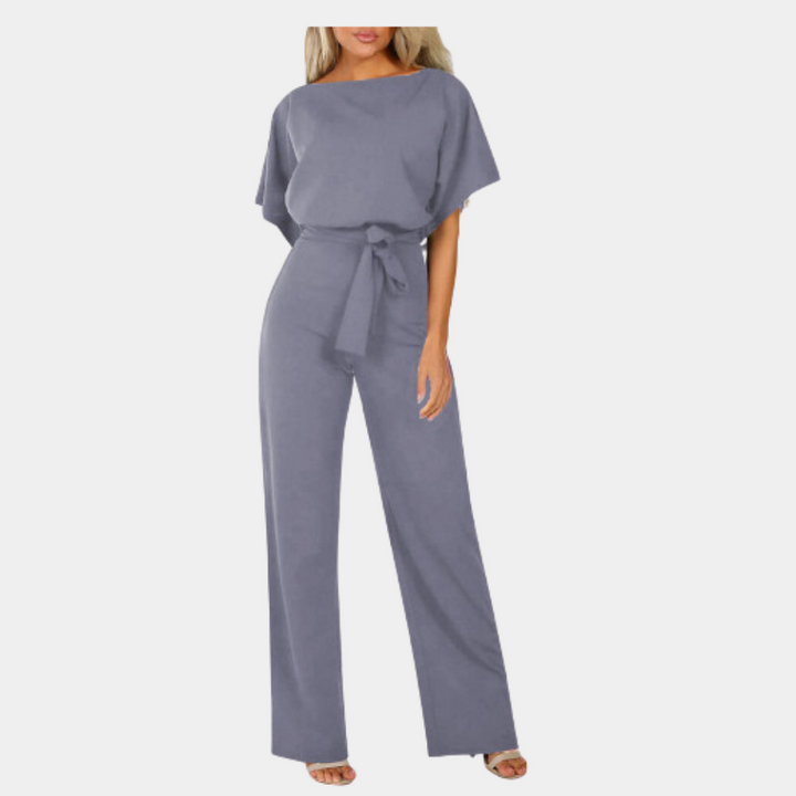 Combinaison pantalon femme élégante, idéale pour une soirée chic, alliant style mode et confort absolu.