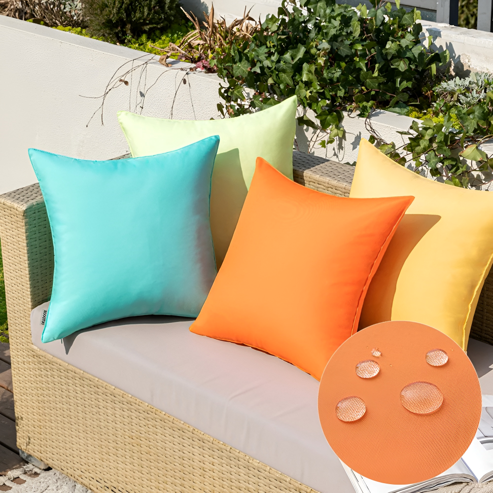 Décoration de jardin avec housse de coussin déperlante 45x45 cm, aspect lin rustique, polyester.