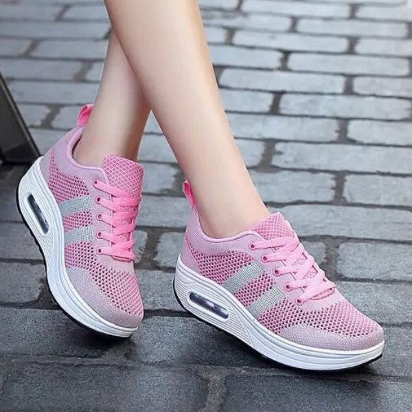 Chaussures de marche femme ultra-confortables avec amorti optimal pour le sport et une utilisation quotidienne.