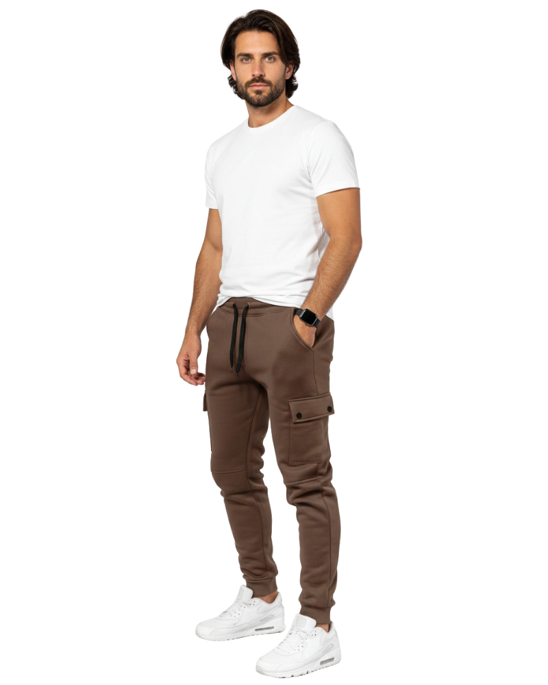 Pantalon jogging homme type cargo, ultra confortable et fonctionnel. Idéal pour une tenue relax et tendance.