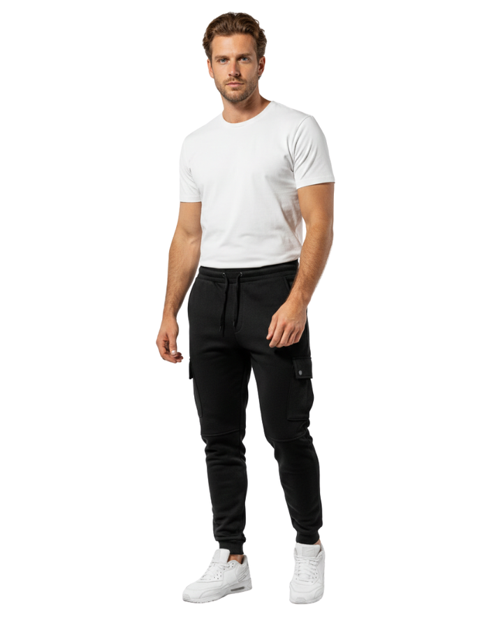 Pantalon jogging cargo homme moderne et stylé, coupe décontractée. Idéal pour un look urbain tendance.