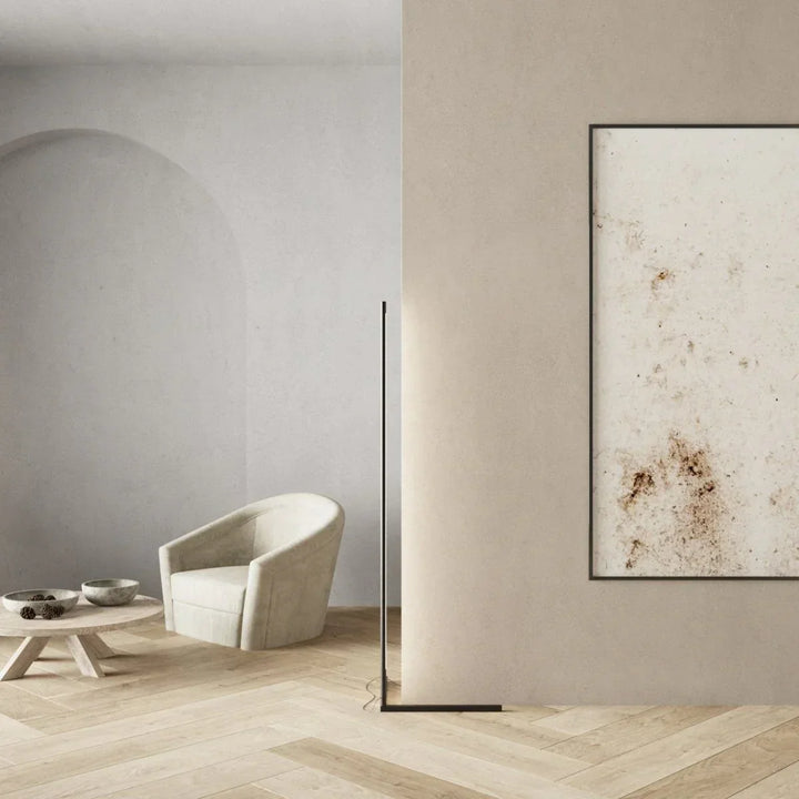 Lampadaire LED minimaliste avec contrôle intelligent, parfait pour décoration intérieure moderne de salon.