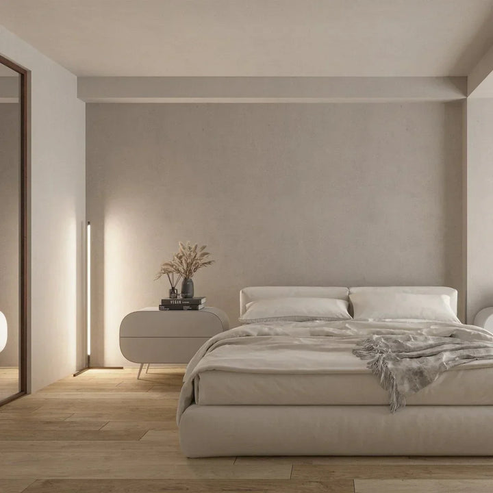 Lampe LED sur pied au design slim et économe en énergie, idéale pour salon, offre lumière d'ambiance.