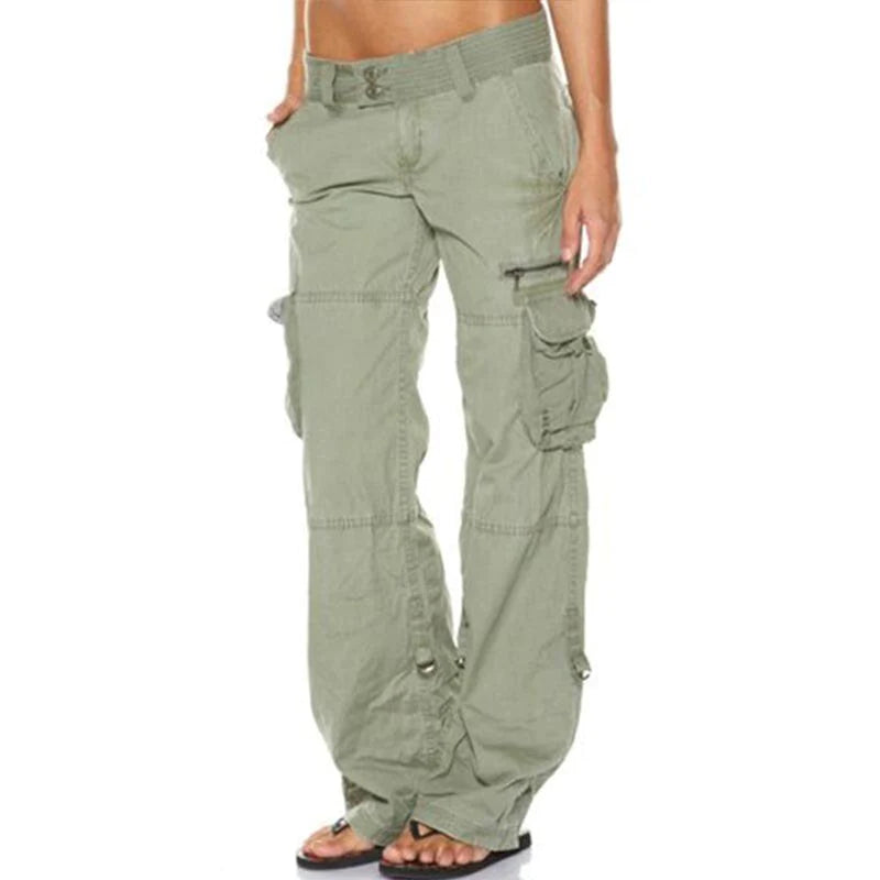 Pantalon cargo femme Véra, parfait pour l'été, alliant tendance mode et légèreté.