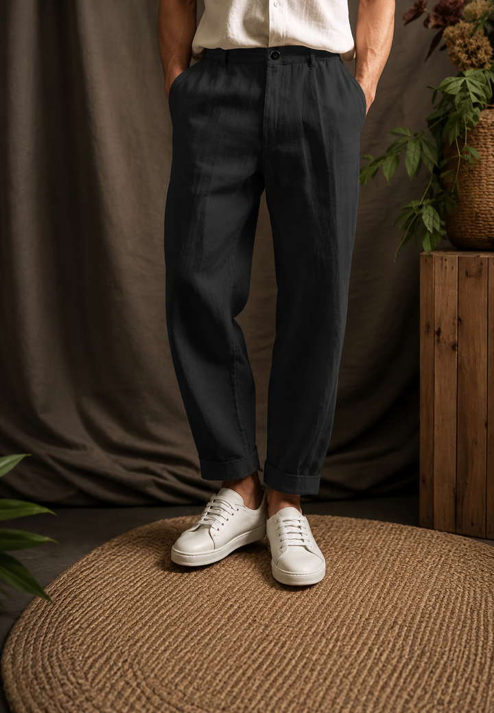 Pantalon homme élégant coupe droite à pinces, léger et respirant pour la mode masculine d'été.
