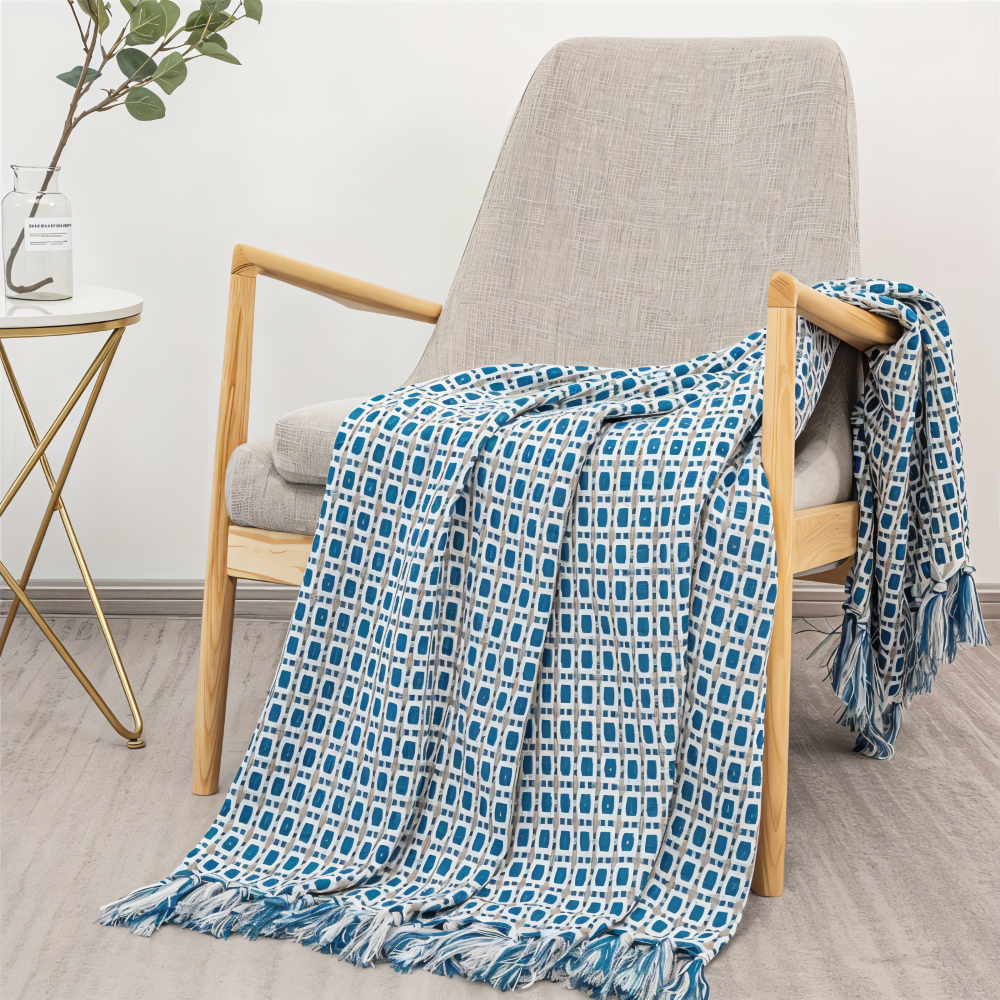 Plaid vintage coloré en polaire avec franges, un ajout douillet et stylé pour votre chambre ou salon.