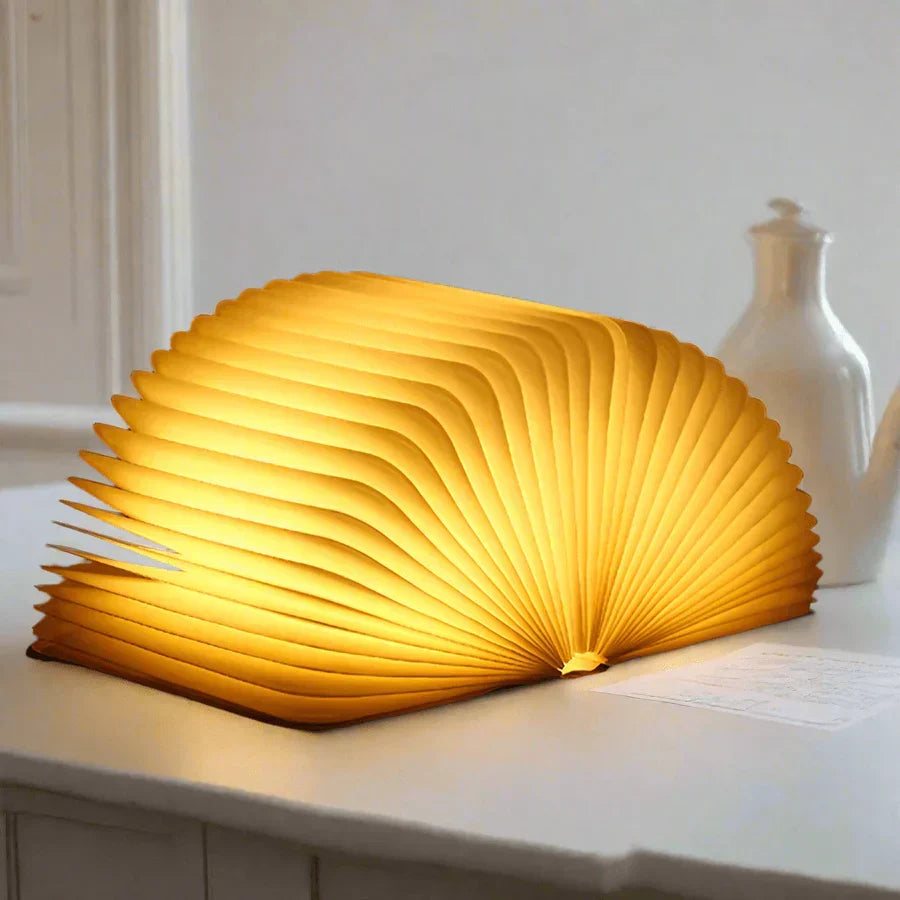 Cadeau original: lampe de livre LED StoryGlow en bois, lumière chaude pour lecture et détente.