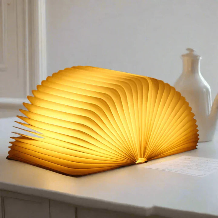 Cadeau original: lampe de livre LED StoryGlow en bois, lumière chaude pour lecture et détente.