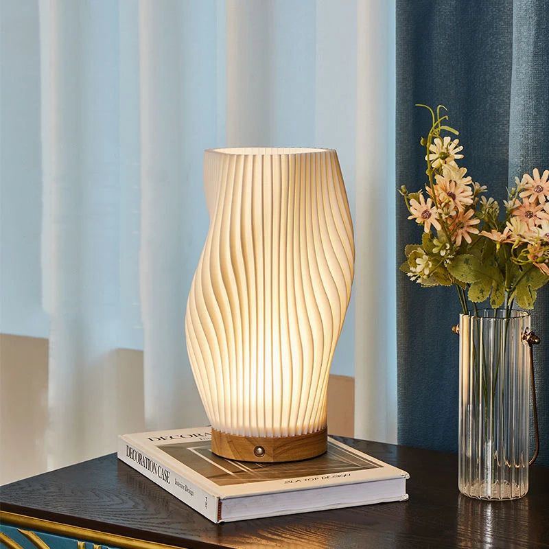 Lampe LED à ondulation, éclairage d'ambiance chaleureux pour salon ou chambre.