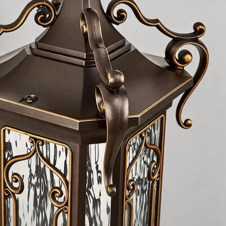 Lanterne extérieure classique en aluminium et verre pour pilier. Éclairage vintage durable pour jardin et portail.