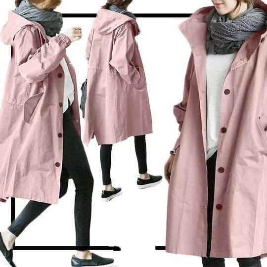 Manteau de pluie femme élégant, coupe trench-coat classique. Parfait pour rester chic et au sec en ville.