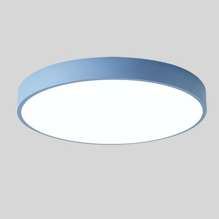Illuminez avec ce plafonnier LED en bois scandinave, lumière douce pour un design pur.