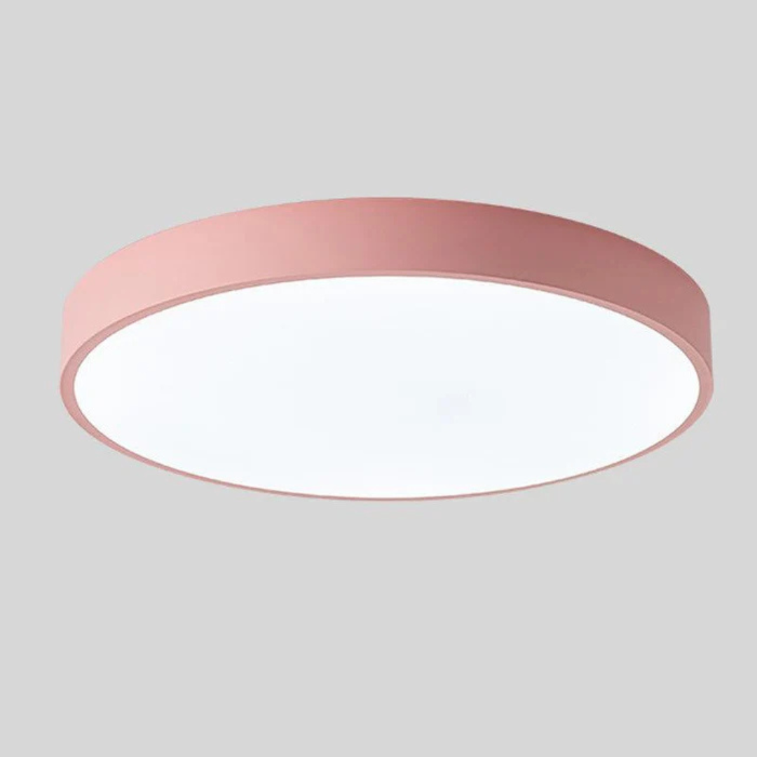 Plafonnier LED scandinave en bois, lumière douce et design intemporel pour votre foyer.