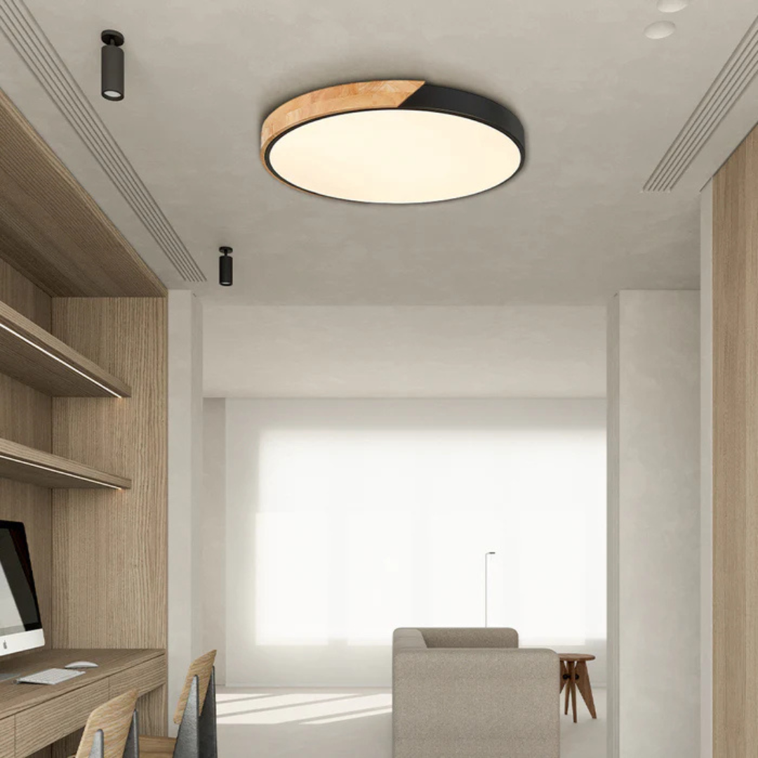 Plafonnier en bois et LED, look scandinave contemporain, lumière douce pour intérieur.