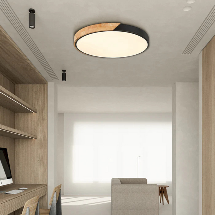 Plafonnier en bois et LED, look scandinave contemporain, lumière douce pour intérieur.