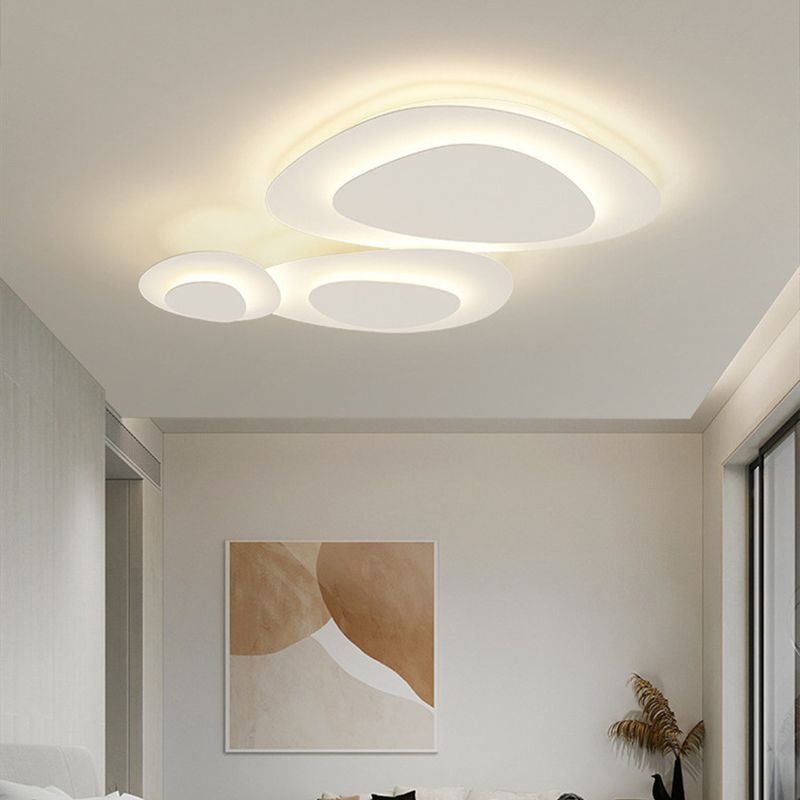 Plafonnier suspension nuage moderne, éclairage design pour intérieur, chambre ou salon contemporain.