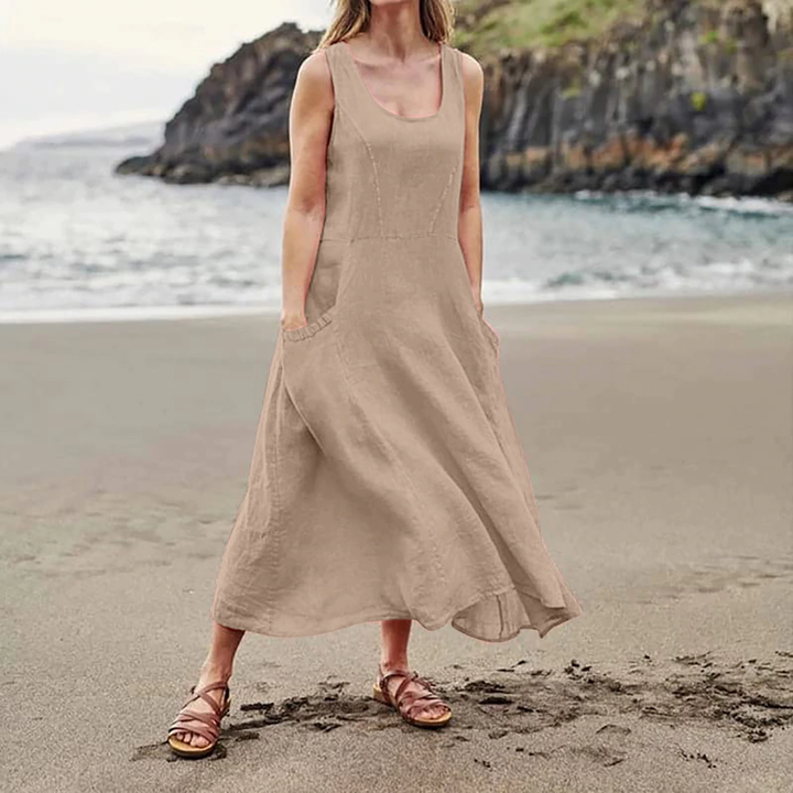 Robe maxi légère femme pour l'été, coupe fluide et confortable, idéale pour une tenue décontractée et élégante.