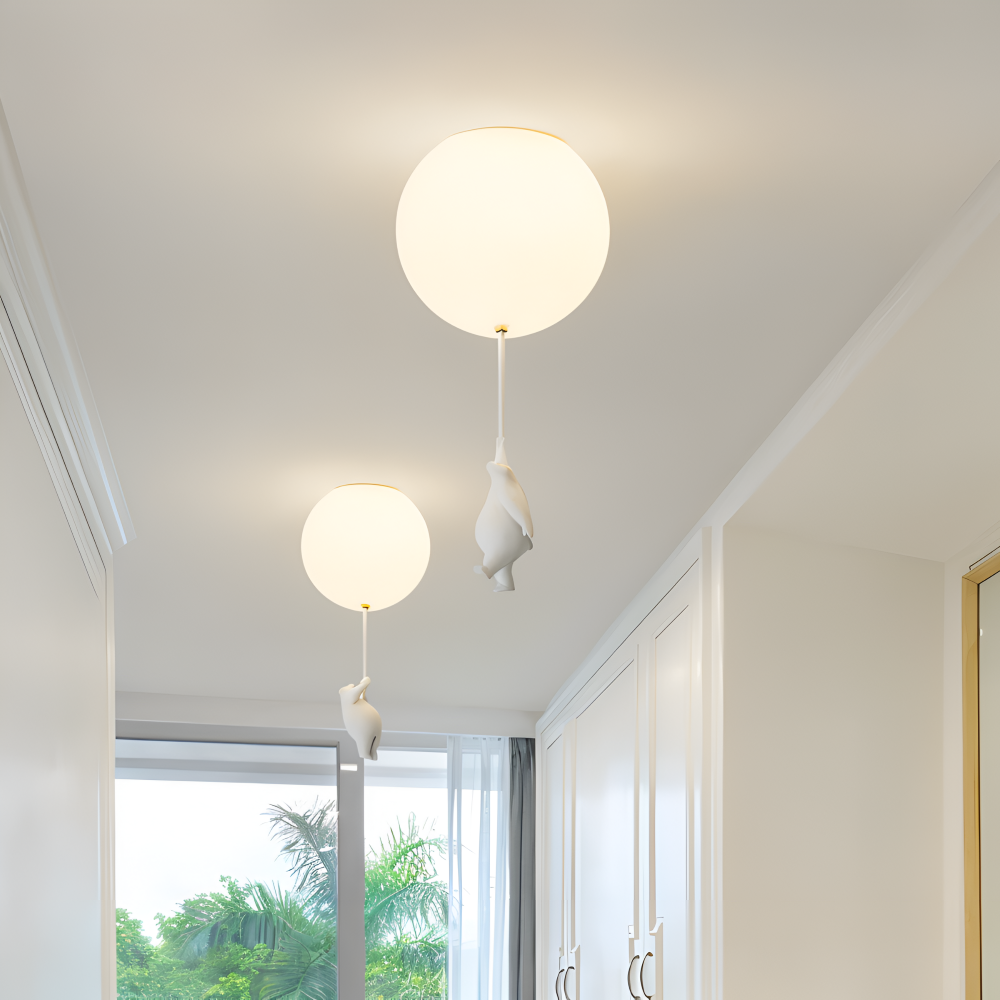 Lampe chambre enfant BalloBear, ourson et ballon féérique, éclairage LED facile à installer.