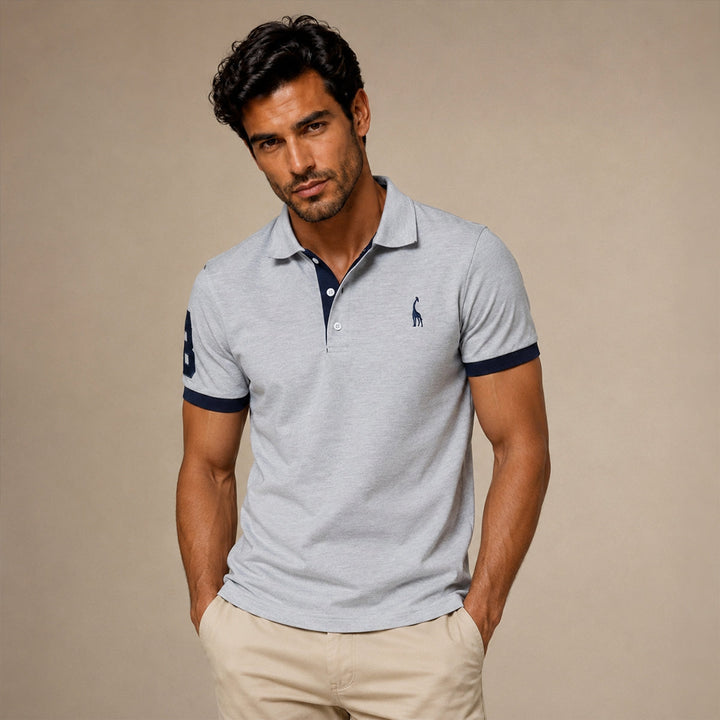 Polo élégant homme, manches courtes, col stylé. Coupe ajustée, parfait pour un style décontracté.
