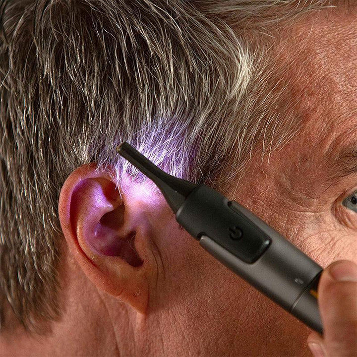 Tondeuse de précision homme LUMITRIM avec LED, assure un grooming parfait et une coupe nette.