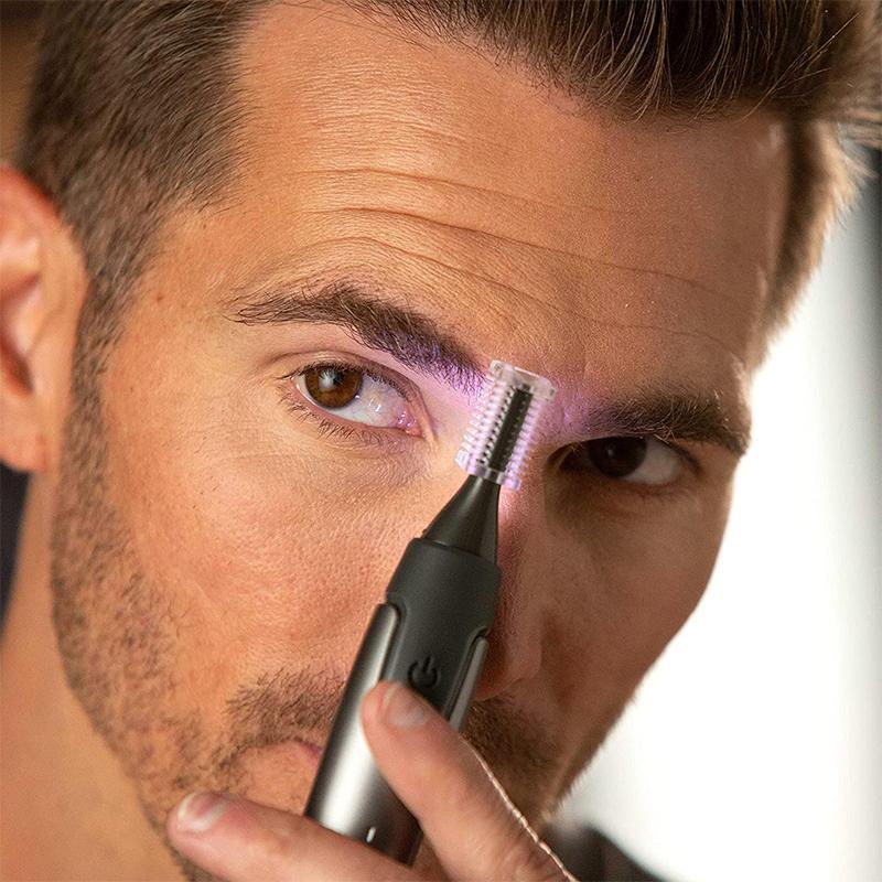 Accessoire de toilettage homme: Tondeuse LUMITRIM LED, compacte pour rasage et finition précis.