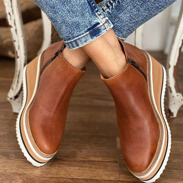 Bottes Leony, le choix mode pour femmes. Élégantes, stylées et polyvalentes pour un look automne-hiver réussi.