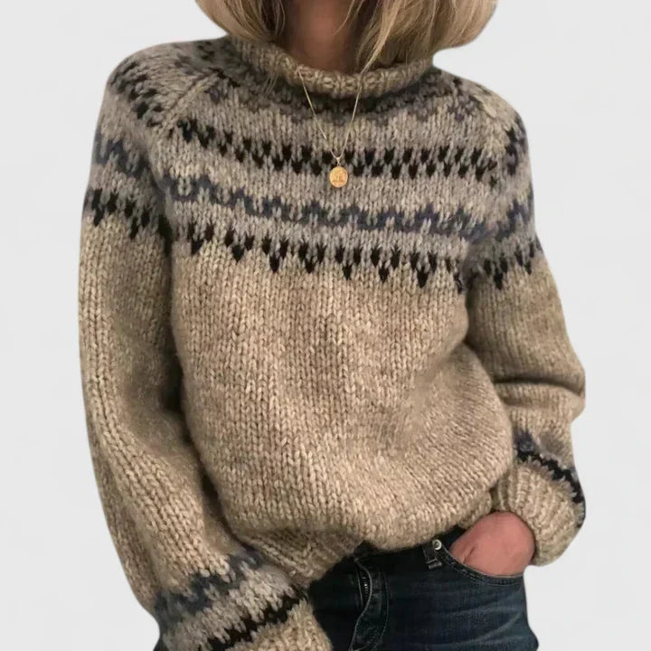 Pull femme douillet vintage à motif nordique. Chaud et confortable pour l'hiver. Style unique, mode femme élégante.