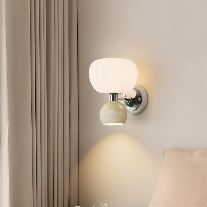 Éclairage mural LED minimaliste, touche scandinave pour votre intérieur stylé.