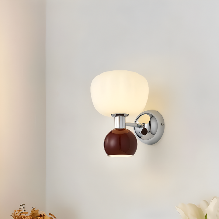 Luminaire mural LED, design doux et épuré, parfait pour l'économie d'énergie.