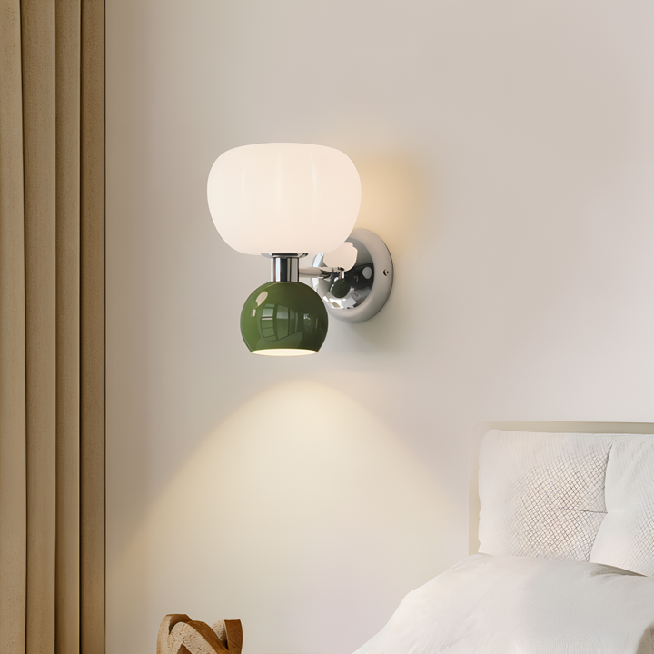Applique LED scandinave, lumière douce et chaleureuse pour le salon, design élégant.