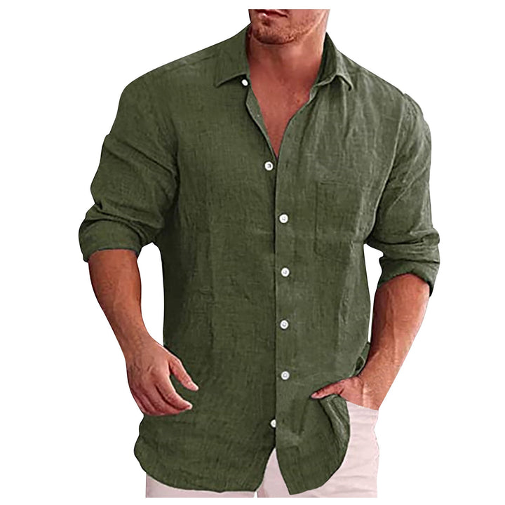 Vêtement homme tendance : chemise légère col rabattu. Indispensable pour une mode printemps-été confortable.