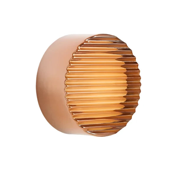 Applique LED murale moderne, design économe pour un éclairage d'ambiance chaleureux dans la maison.