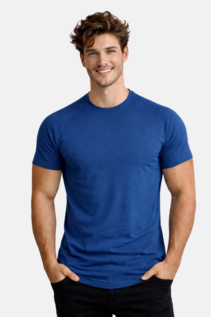 T-shirt homme col V, pièce essentielle de la mode masculine. Style quotidien garanti, confort moderne.