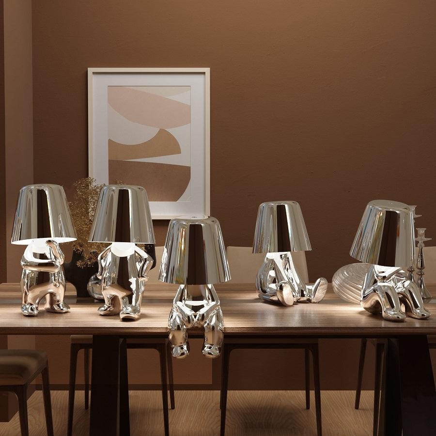 Éclairage design LumoPals : lampe de table rechargeable, dimmable, crée une ambiance chaleureuse.