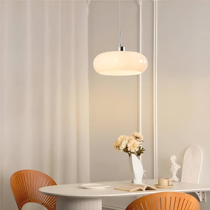 Suspension CircaForma, luminaire intérieur Bauhaus, parfait pour créer ambiance chaleureuse.