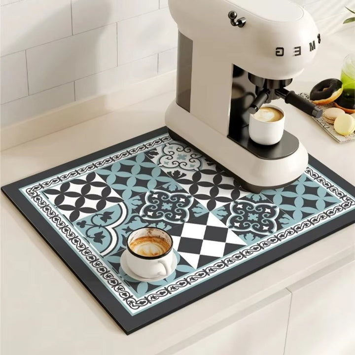 Tapis à café rétro pour un comptoir sec et propre. Accessoire de cuisine absorbant et décoratif.