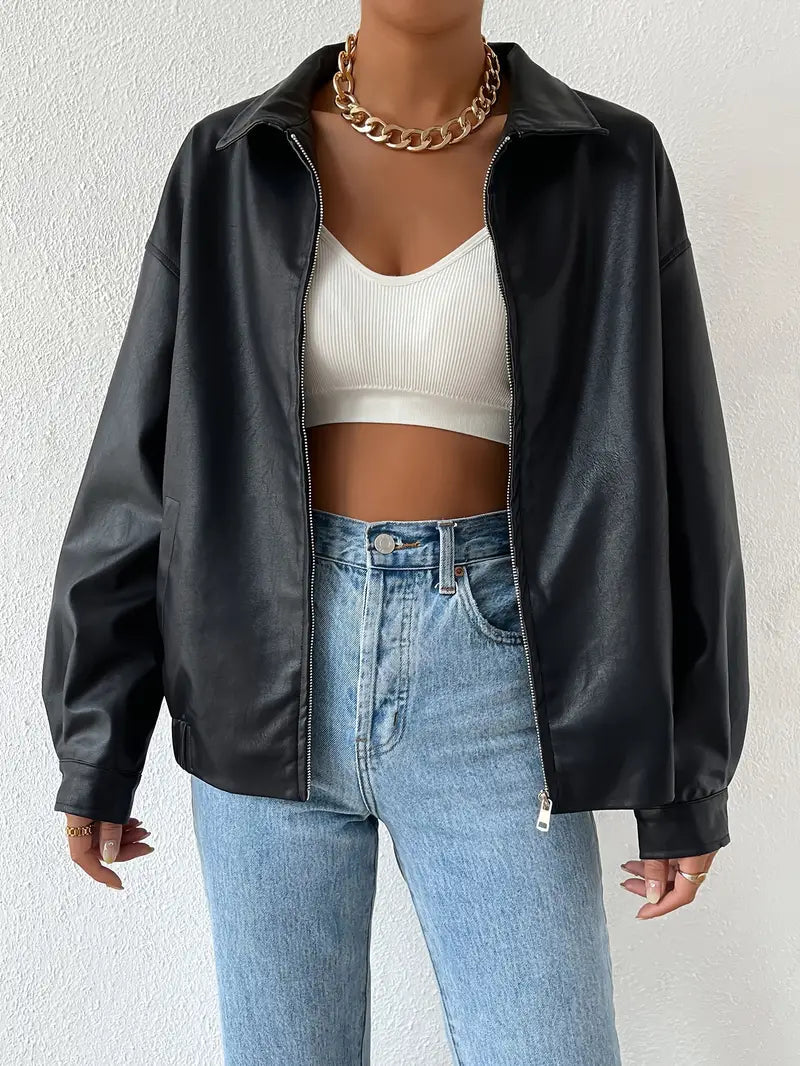 Veste femme décontractée avec fermeture éclair, style utilitaire chic, parfaite pour une mode féminine confortable.