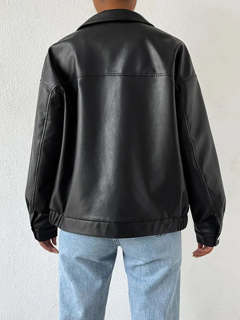Veste décontractée femme, zippée, coupe ample pour mi-saison. Un vêtement extérieur stylé pour la mode féminine.