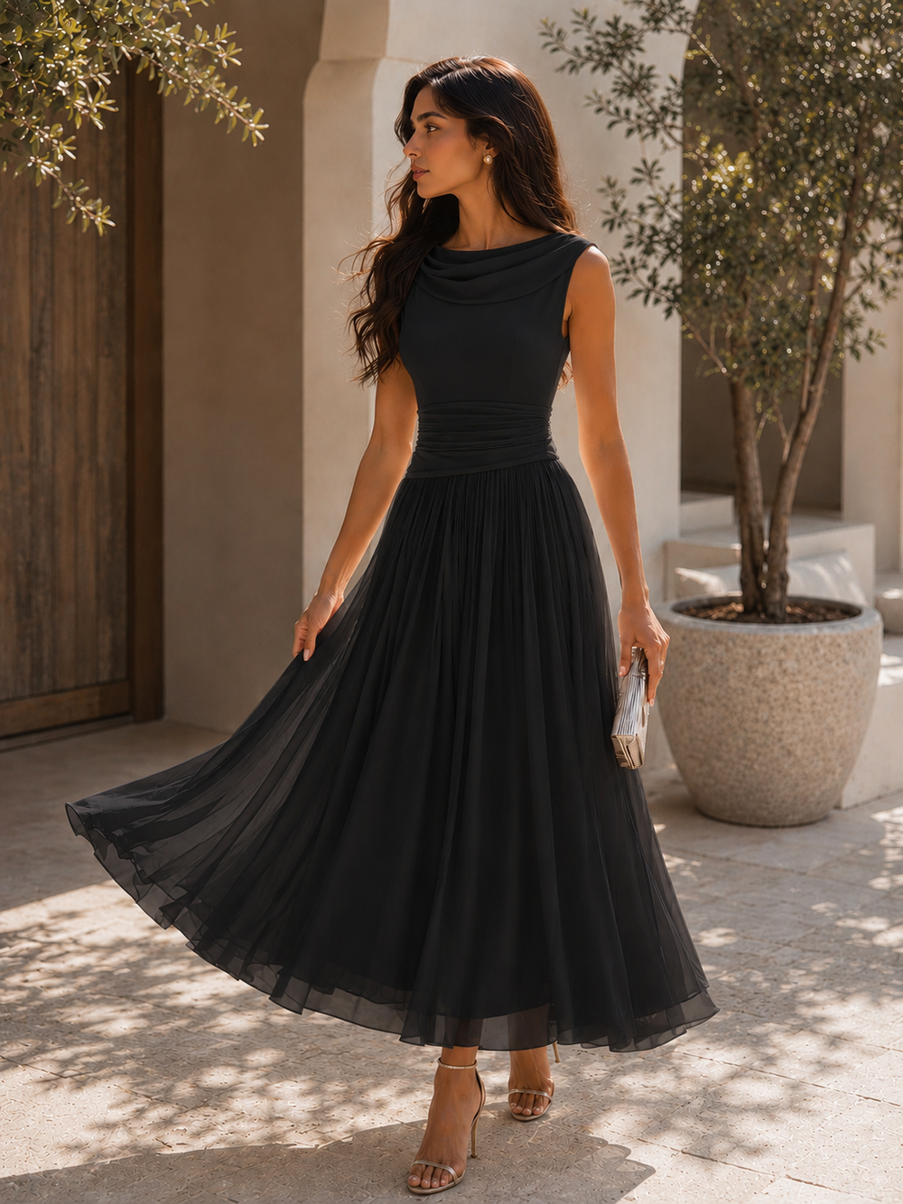 Robe de soirée élégante femme, coupe midi, col drapé et jupe plissée fluide. Idéale mariage.
