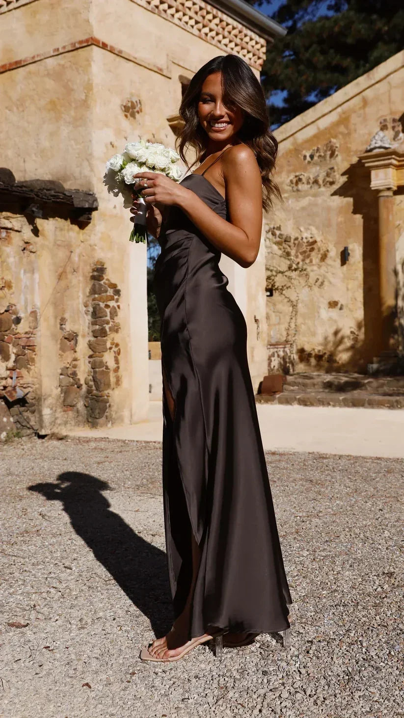 Robe longue fluide bronze pour femme, coupe slip dress élégante et décontractée, parfaite pour le printemps/été.